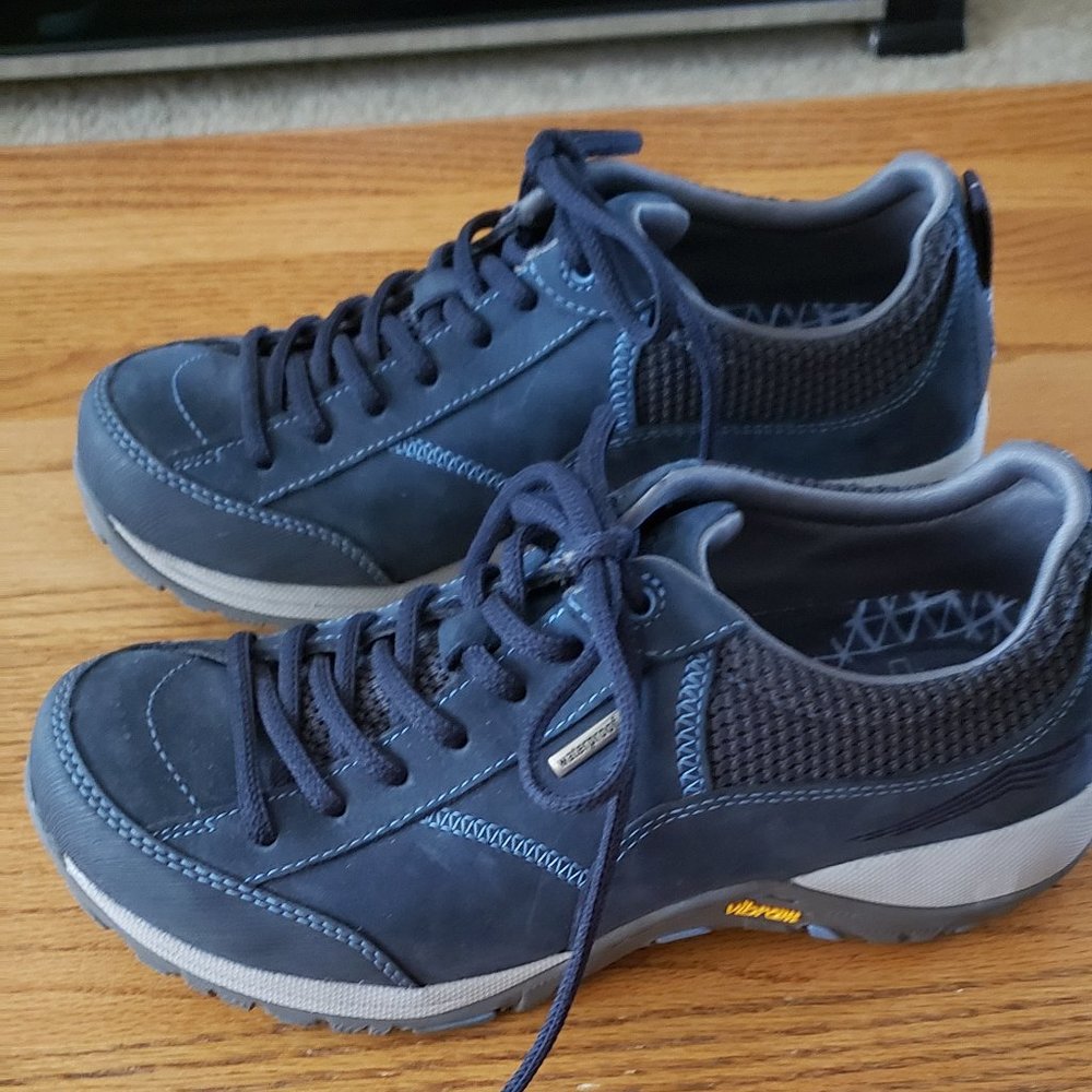 Womens shoes